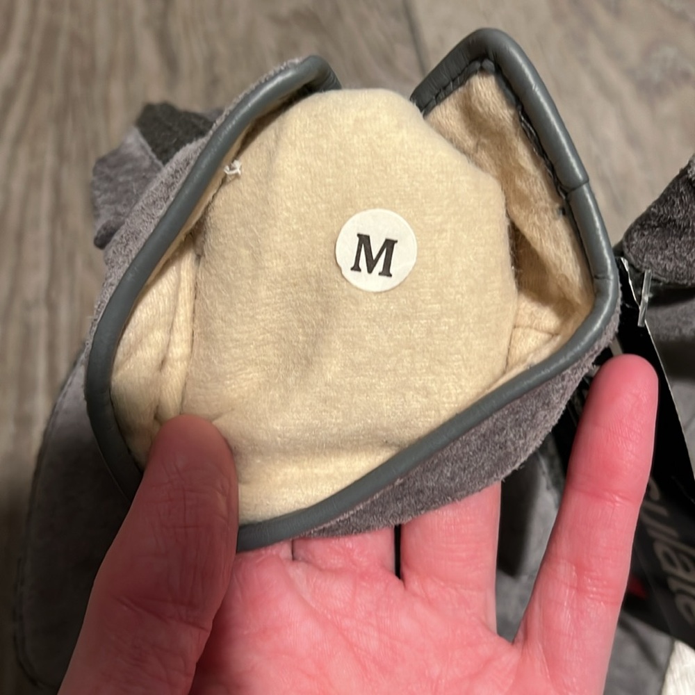 NWT 3m Thinsulate size medium grey gloves - Picture 4 of 8